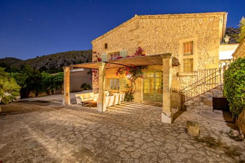 Villa Can Segui By homevillas360 — 4-Star Luxury Hotel in Pollenca, Spain