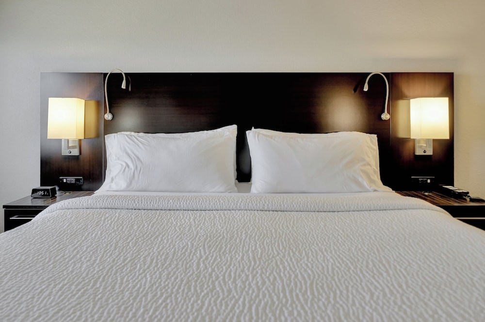 Holiday Inn Express Hotel & Suites Beatrice by IHG - photo 27