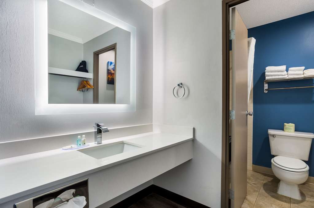 Quality Inn South Bend near Notre Dame - photo 23