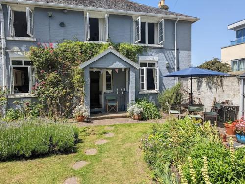 Cliffside - carbon neutral hotel in Cowes