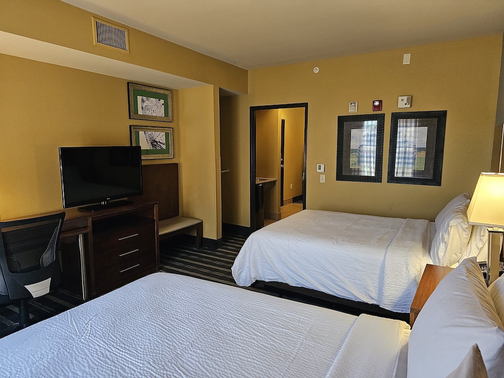 Holiday Inn Express & Suites Perry National Fairground Area #34 by IHG - photo 28