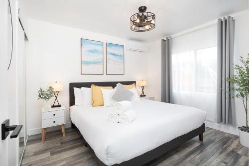 3 Bed House with Fire Pit Table and BBQ Downtown — 4-Star Luxury Hotel in San Diego, United States