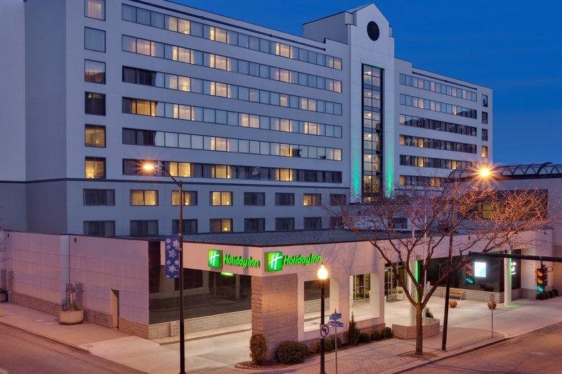 Holiday Inn Bridgeport Trumbull Fairfield - carbon neutral hotel in Bridgeport