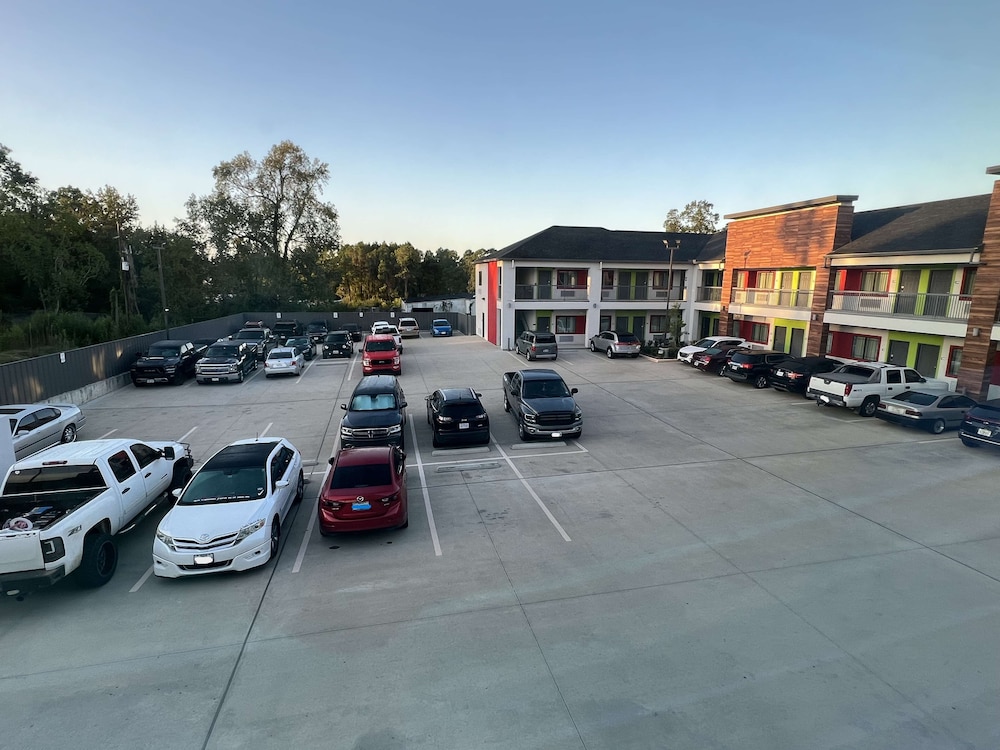 Americas Best Value Inn and Suites Kingwood IAH Airport - photo 30
