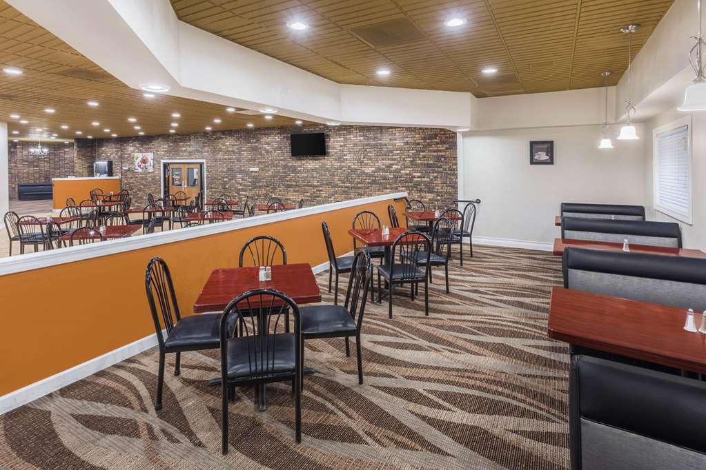 AmericInn by Wyndham Janesville - photo 43