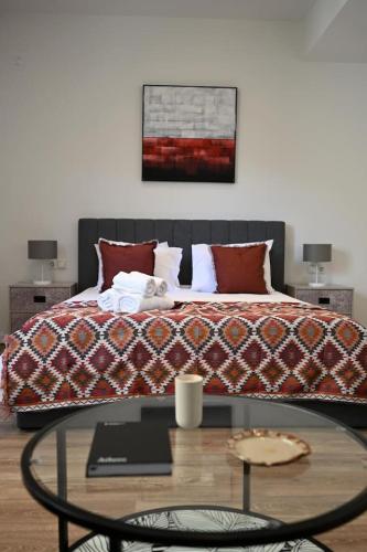 Plaka Two Bedroom Flat with Acropolis View Terrace — 4-Star Luxury Hotel in Athens, Greece