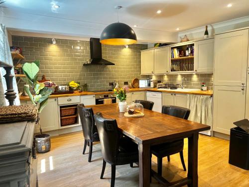 Olive Tree Cottage — 4-Star Luxury Hotel in Rye, United Kingdom