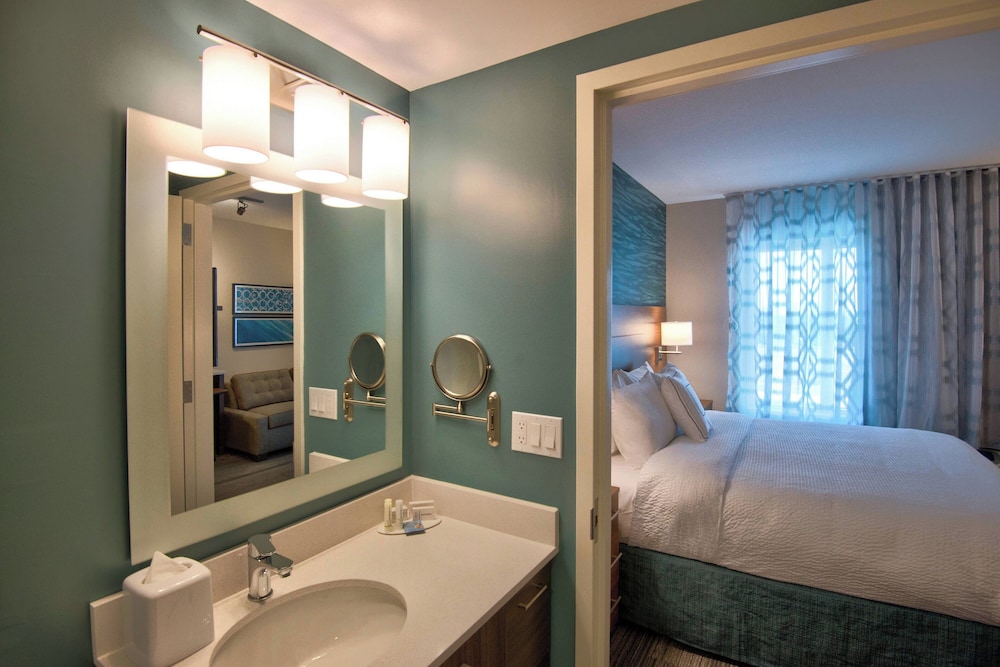 TownePlace Suites by Marriott Miami Airport - photo 33