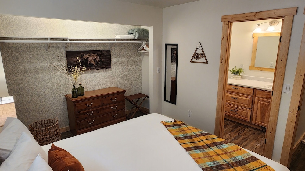 Beargrass Lodging and RV Resort - photo 108