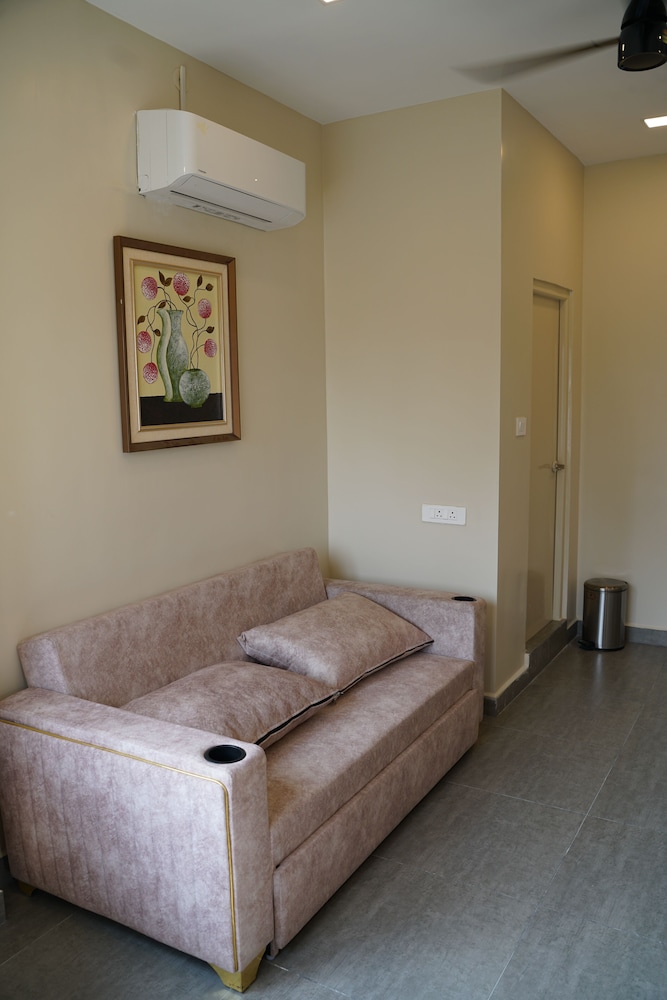 Beyond Inn Hotels & Resorts ECR — Cheyyur — photo 3