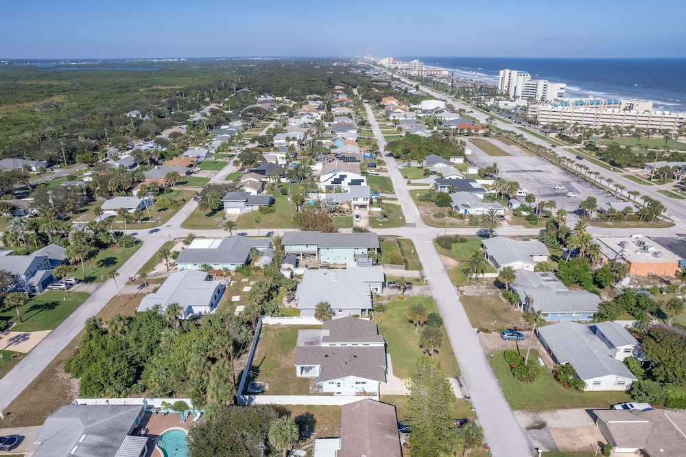 500 Steps to the Car Free Beach Quiet Residential Area 4604K - photo 27