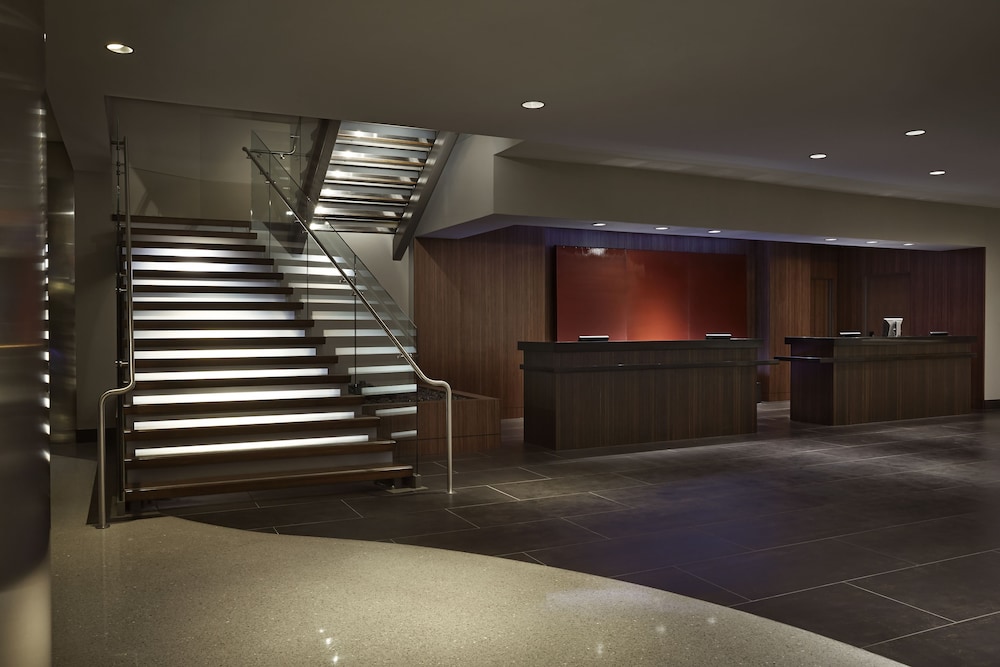 Embassy Suites by Hilton Washington DC Chevy Chase Pavilion - photo 5