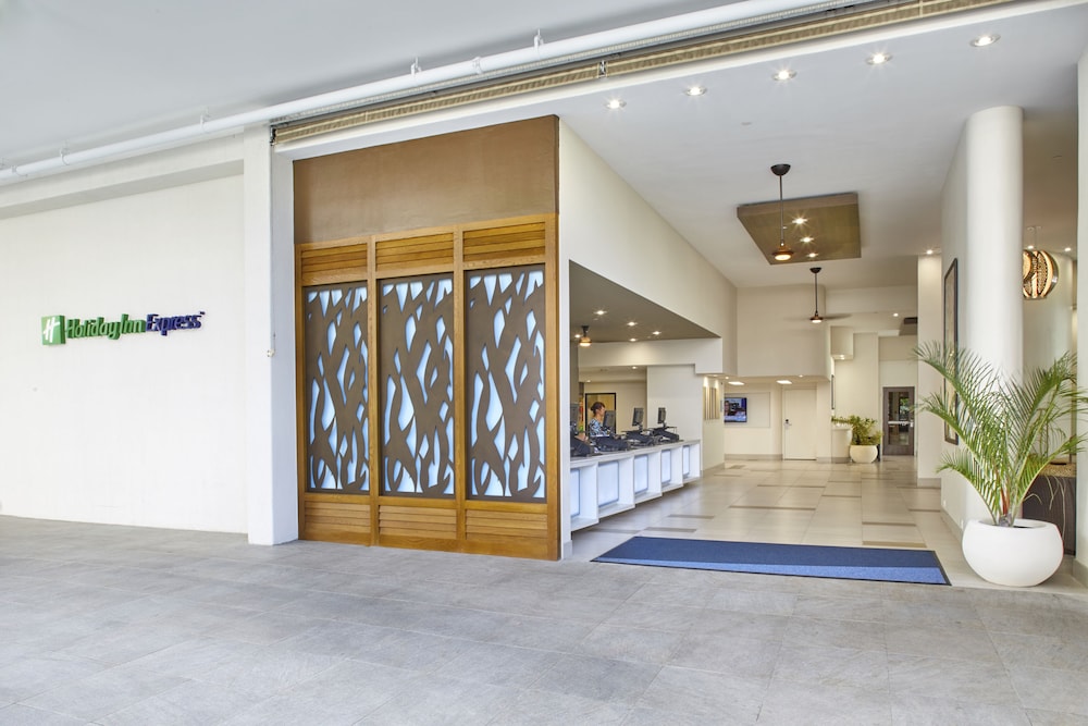 Holiday Inn Express Waikiki by IHG - photo 82