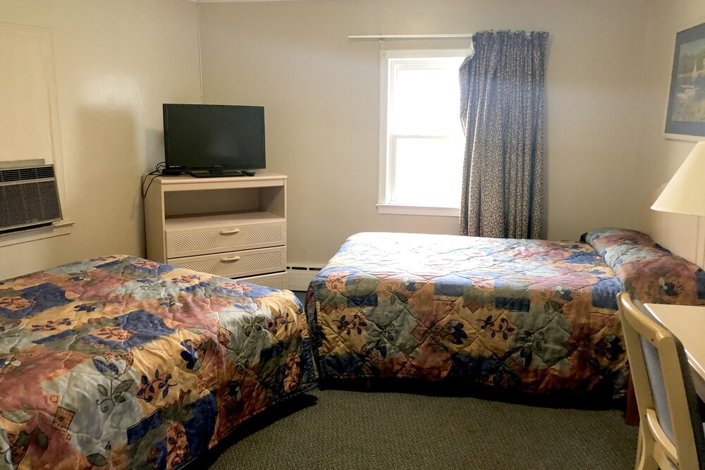 OYO Hotel Starlite Seneca Falls - photo 23