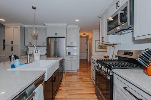 Artopia Retreat — 4-Star Luxury Hotel in Greensboro, United States
