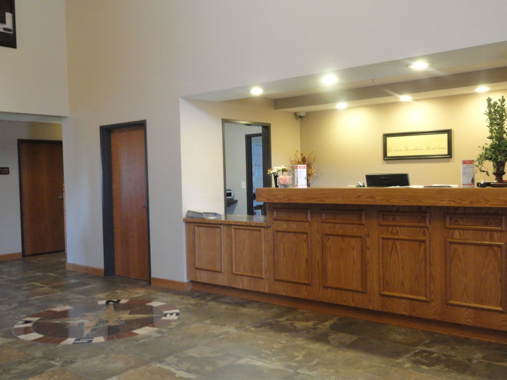 Canby Inn And Suites - photo 2