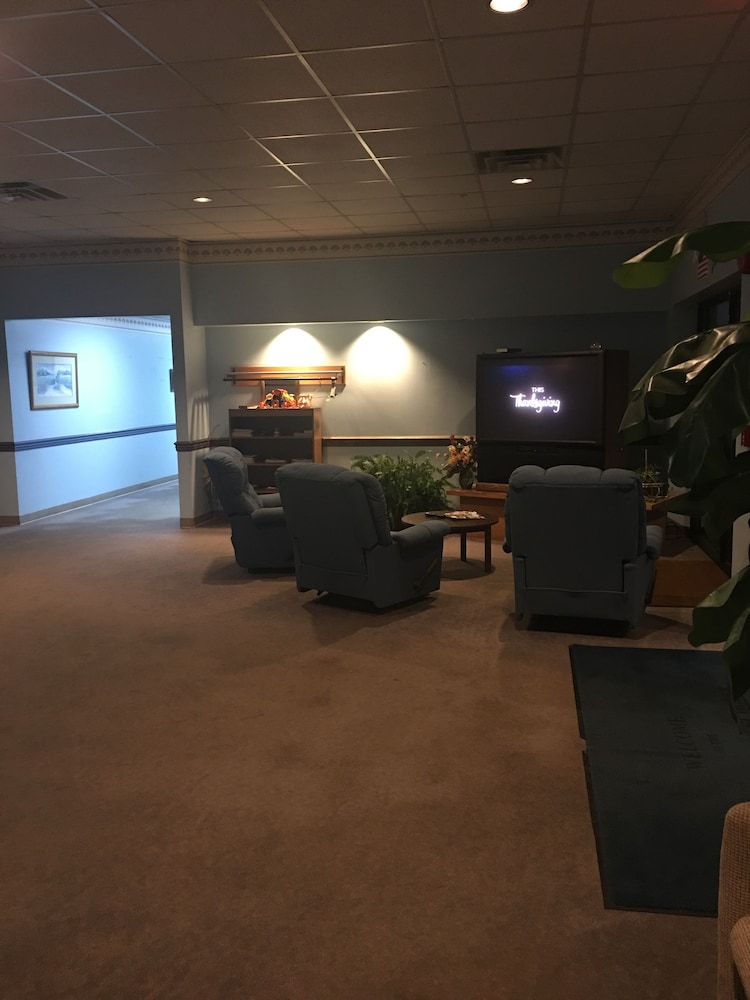 Lafayette Inn - photo 9