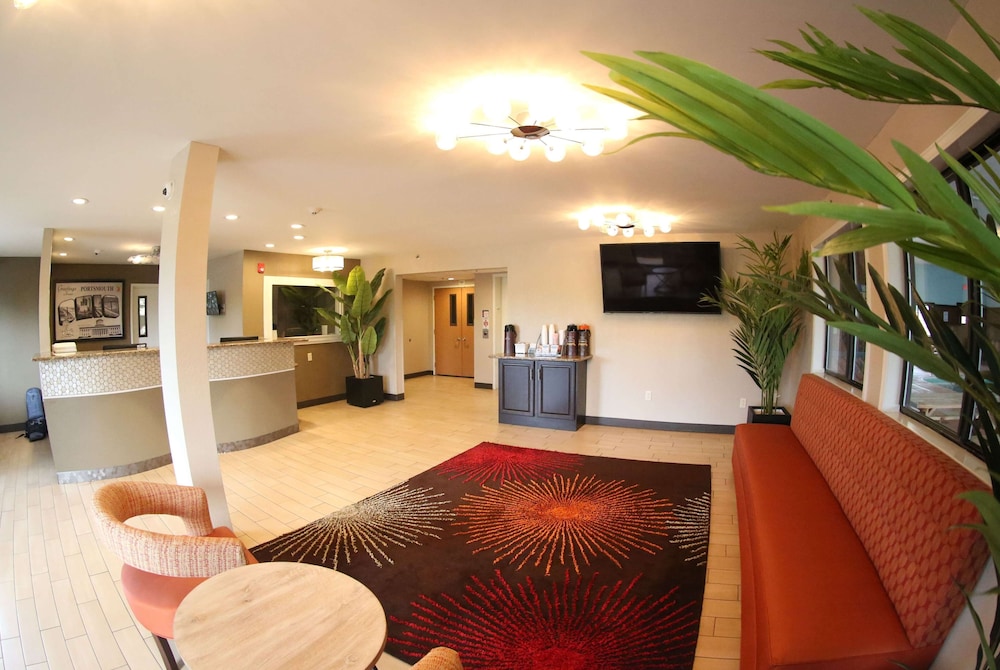 Super 8 by Wyndham Portsmouth - photo 3