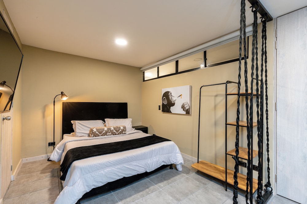 Tranvia 40 - last minute hotel in Medellin