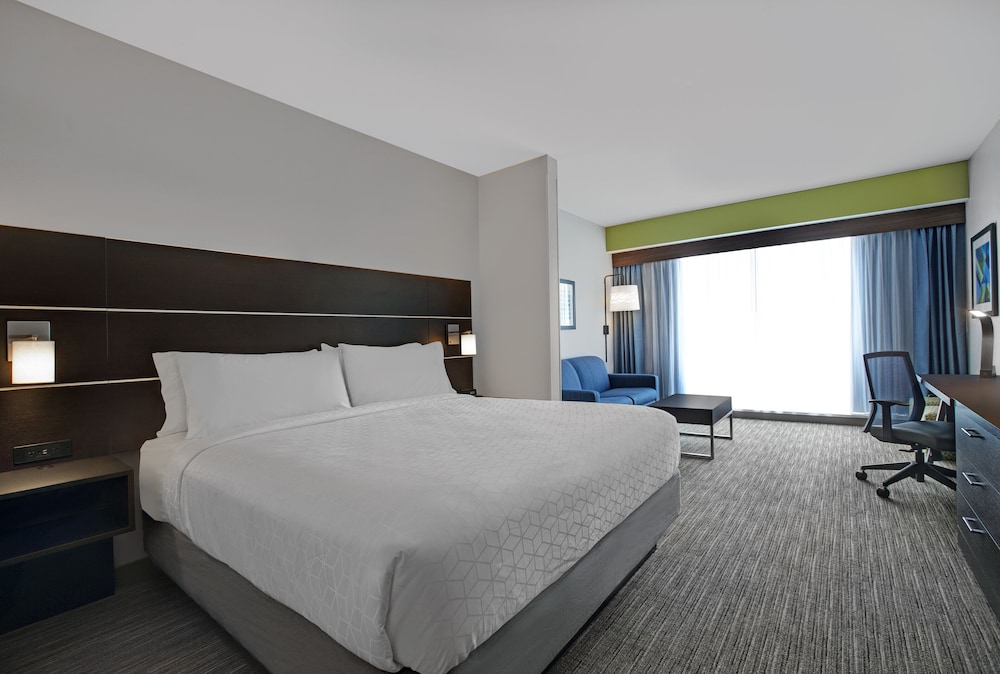 Holiday Inn Express & Suites Milwaukee Brookfield by IHG - photo 4
