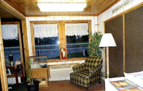 Interstate Motel - photo 14