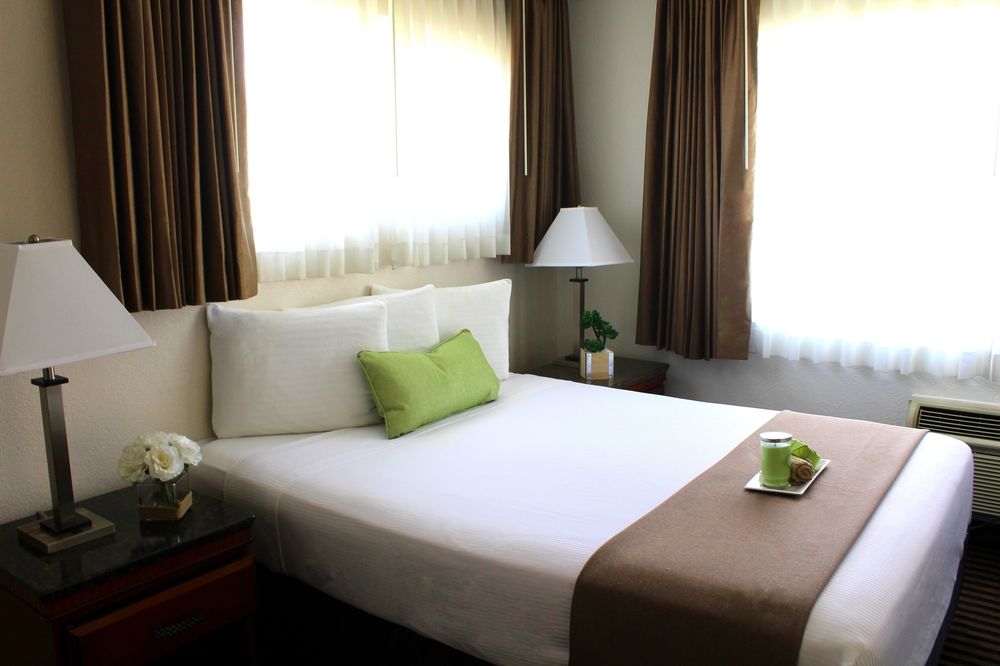 Marina Inn and Suites - photo 13