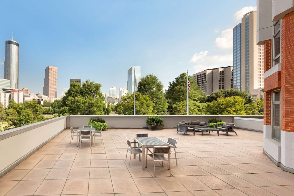 Embassy Suites by Hilton Atlanta at Centennial Olympic Park - photo 25