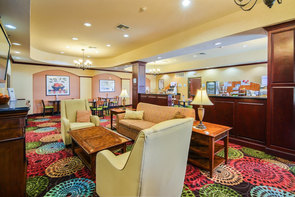 Holiday Inn Express Hotel & Suites Terrell by IHG - photo 27