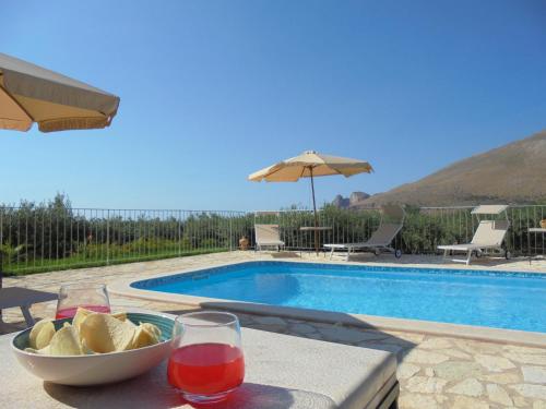 Baglio Poma — 4-Star Luxury Hotel in Castelluzzo, Italy