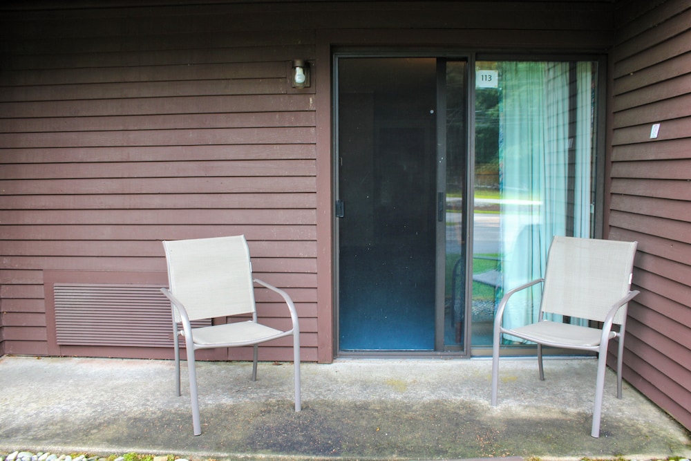 Fireside Inn & Suites Gilford - photo 26