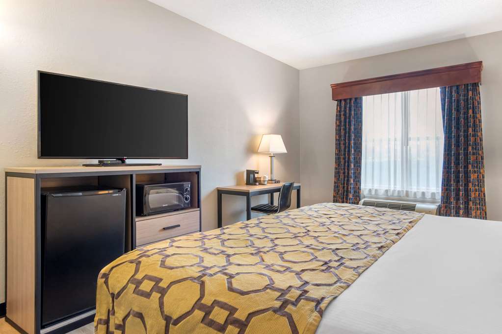 Baymont by Wyndham Kennesaw - photo 13