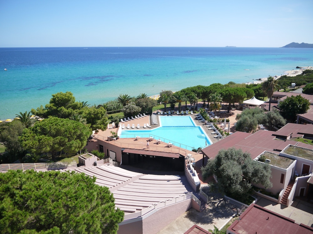 Free Beach Club — Muravera