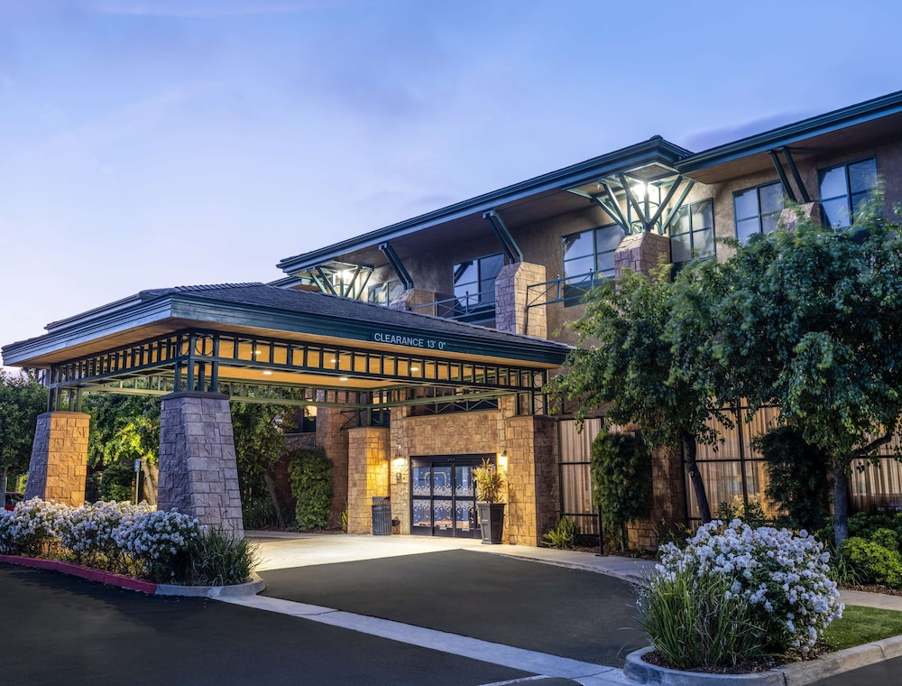 Hampton Inn & Suites Agoura Hills - photo 41