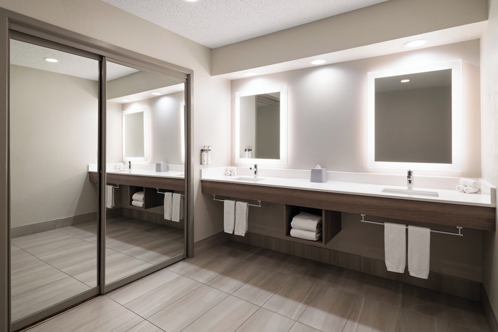 Holiday Inn Express Sheboygan Kohler by IHG - photo 25
