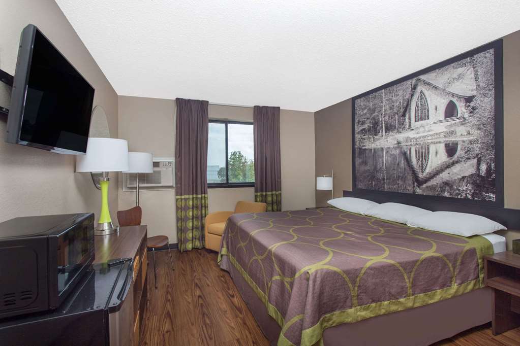 Super 8 by Wyndham Columbus Airport - photo 11