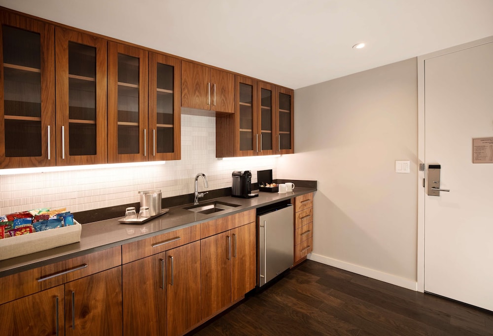 The Statler Dallas Curio Collection By Hilton - photo 30