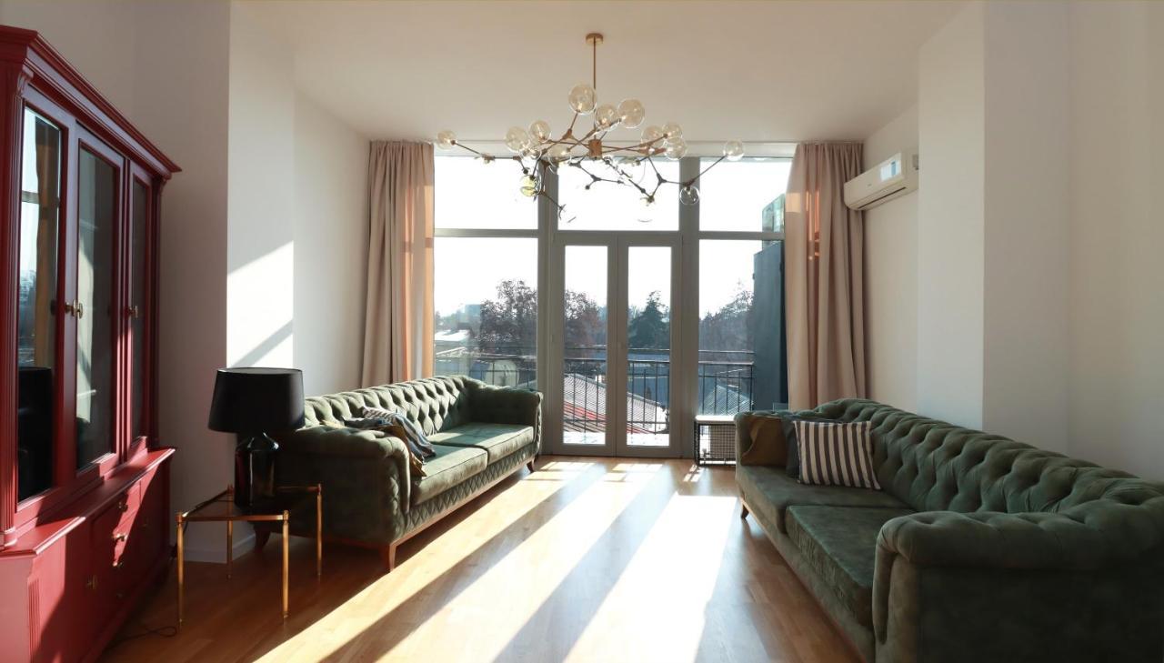 Stylish & Authentic 2BR Retreat in Central Tbilisi Wehost