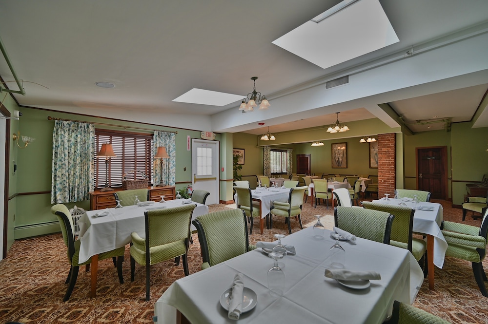 Tom Quick Inn - photo 80