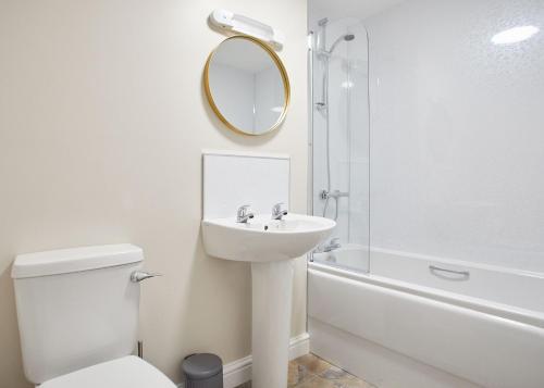 Host & Stay Middle Farmhouse