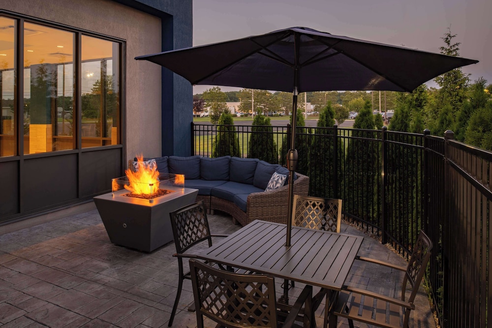 Hampton Inn Seekonk - photo 37