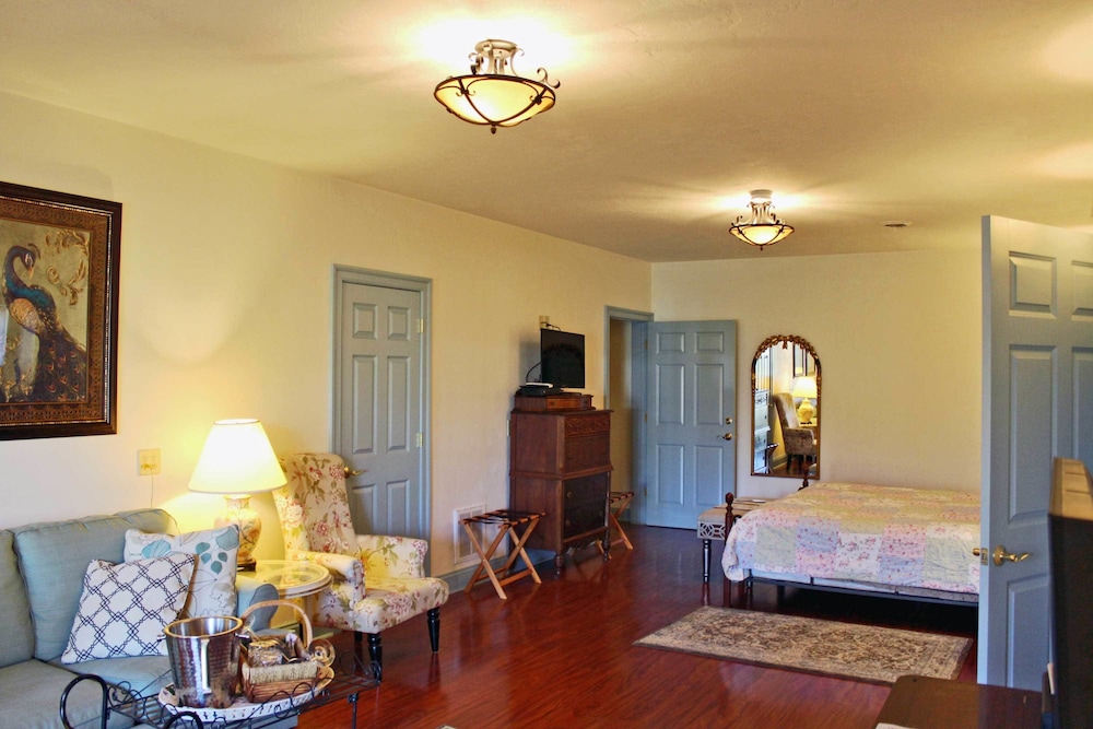 Battlefield Bed & Breakfast Inn - photo 31