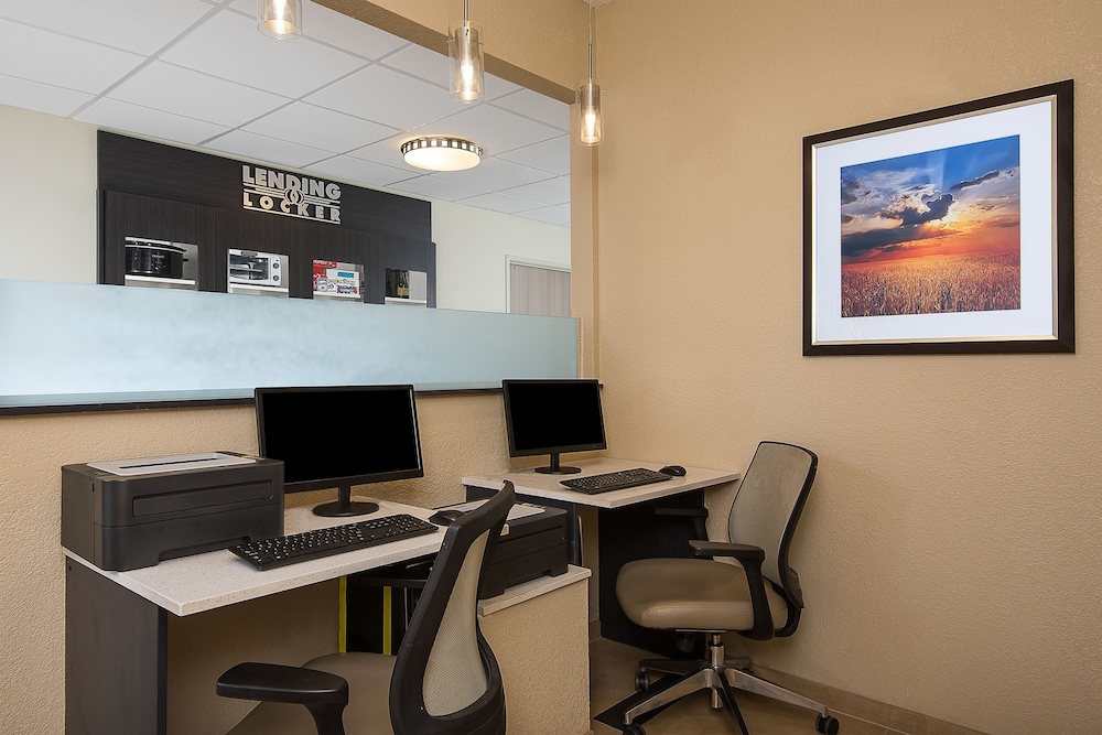 Candlewood Suites Bloomington by IHG - photo 20