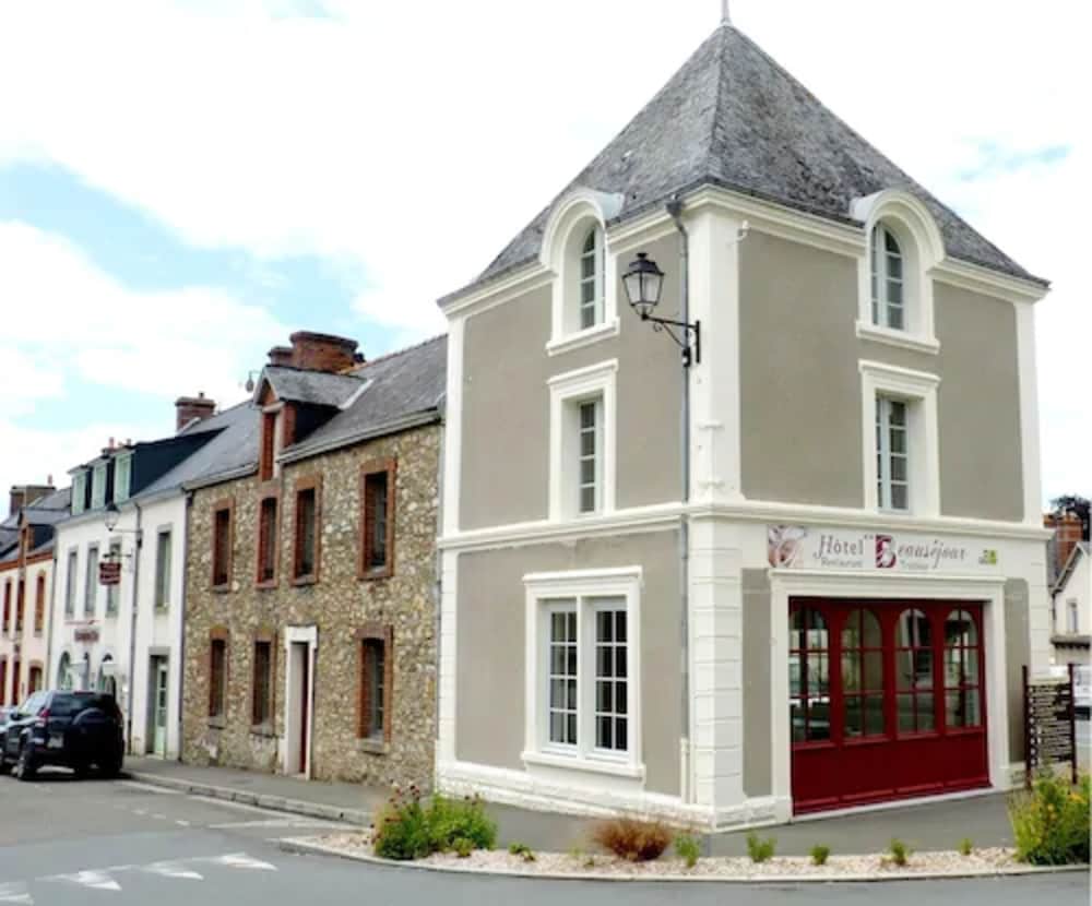Logis Hotel Beauséjour in Sainte-Suzanne, France