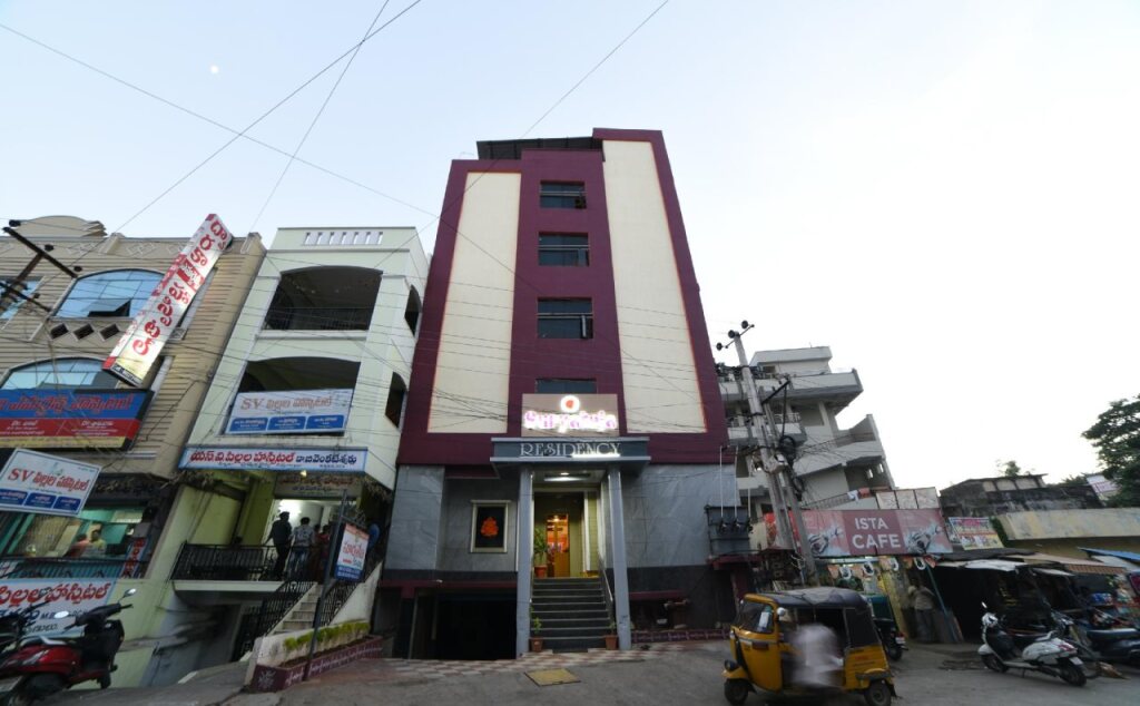 OYO 24288 Surya Teja Residency — hotel in Khammam