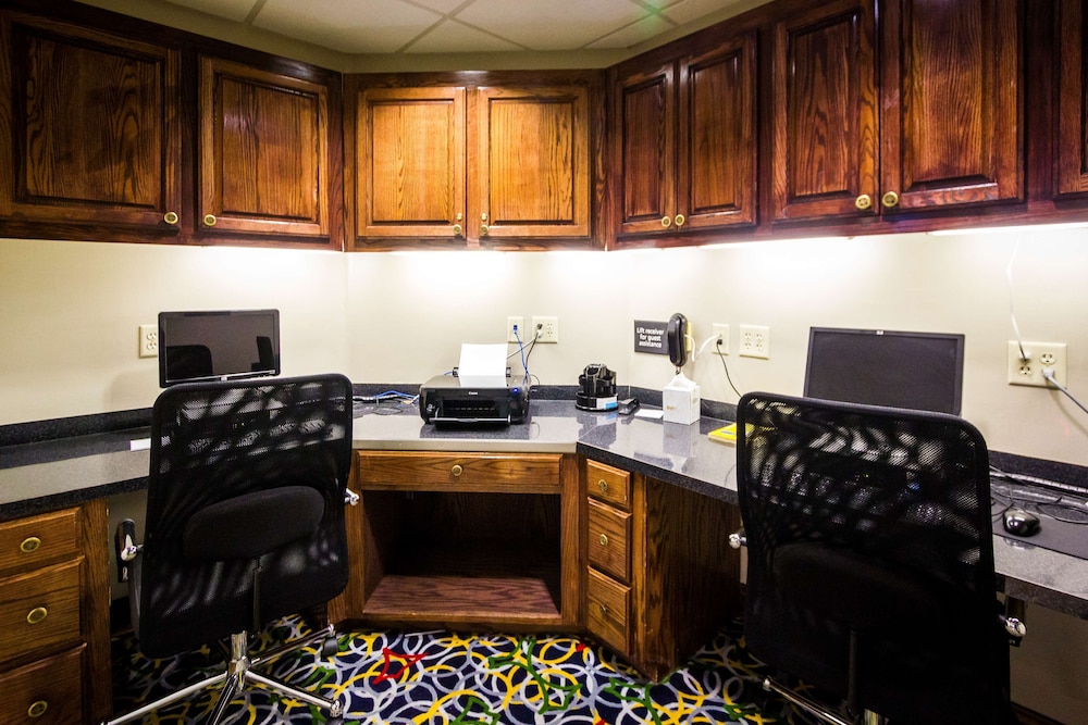 Hampton Inn & Suites Natchez - photo 36