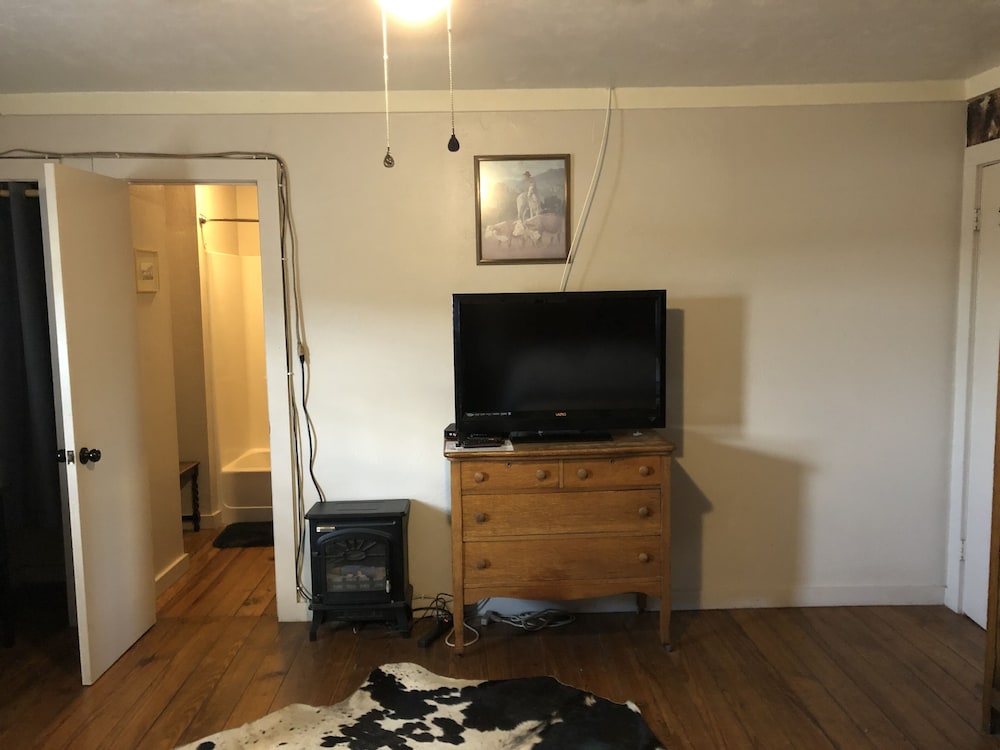 Fort Davis Drug Store Hotel - photo 18