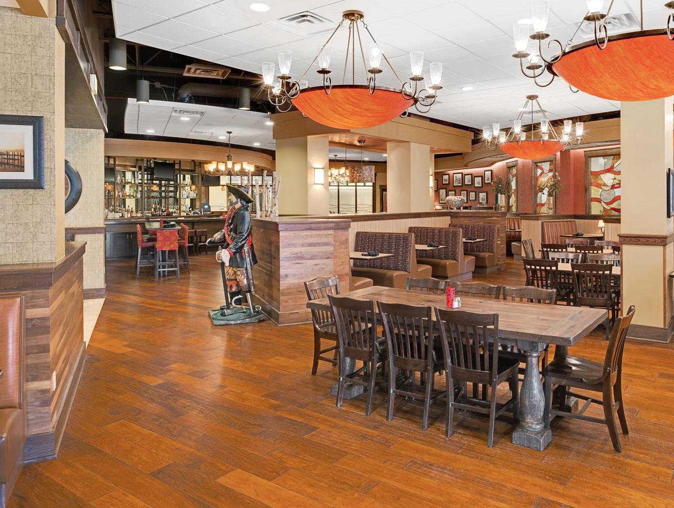Ramada Plaza by Wyndham Omaha - photo 12
