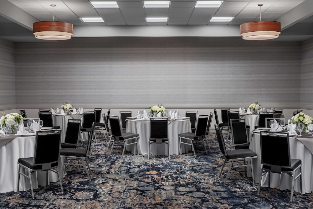 Embassy Suites by Hilton Nashville Airport - photo 51