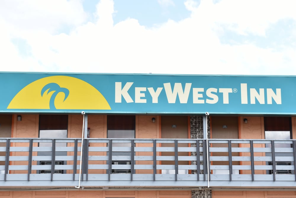 Key West Inn Hobart - photo 18