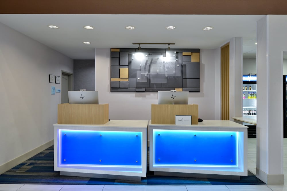 Holiday Inn Express Hotel & Suites Royse City by IHG - photo 64